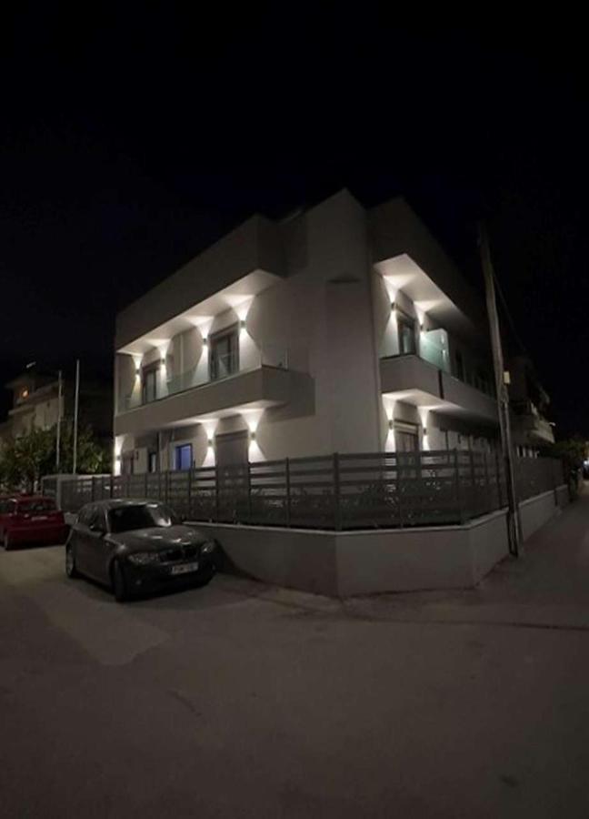 30 Senses Luxury Apartment Insight إياليسوس المظهر الخارجي الصورة