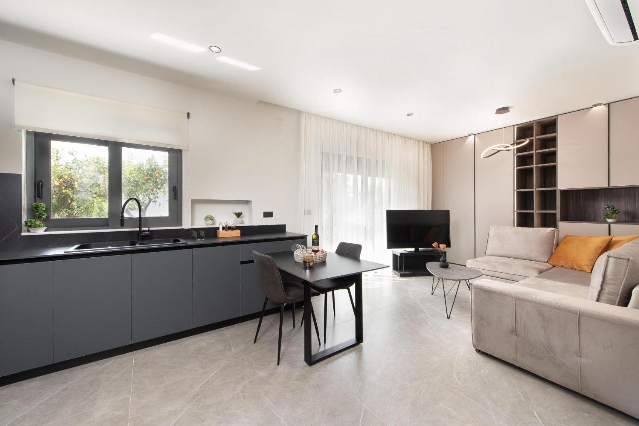 30 Senses Luxury Apartment Insight إياليسوس المظهر الخارجي الصورة